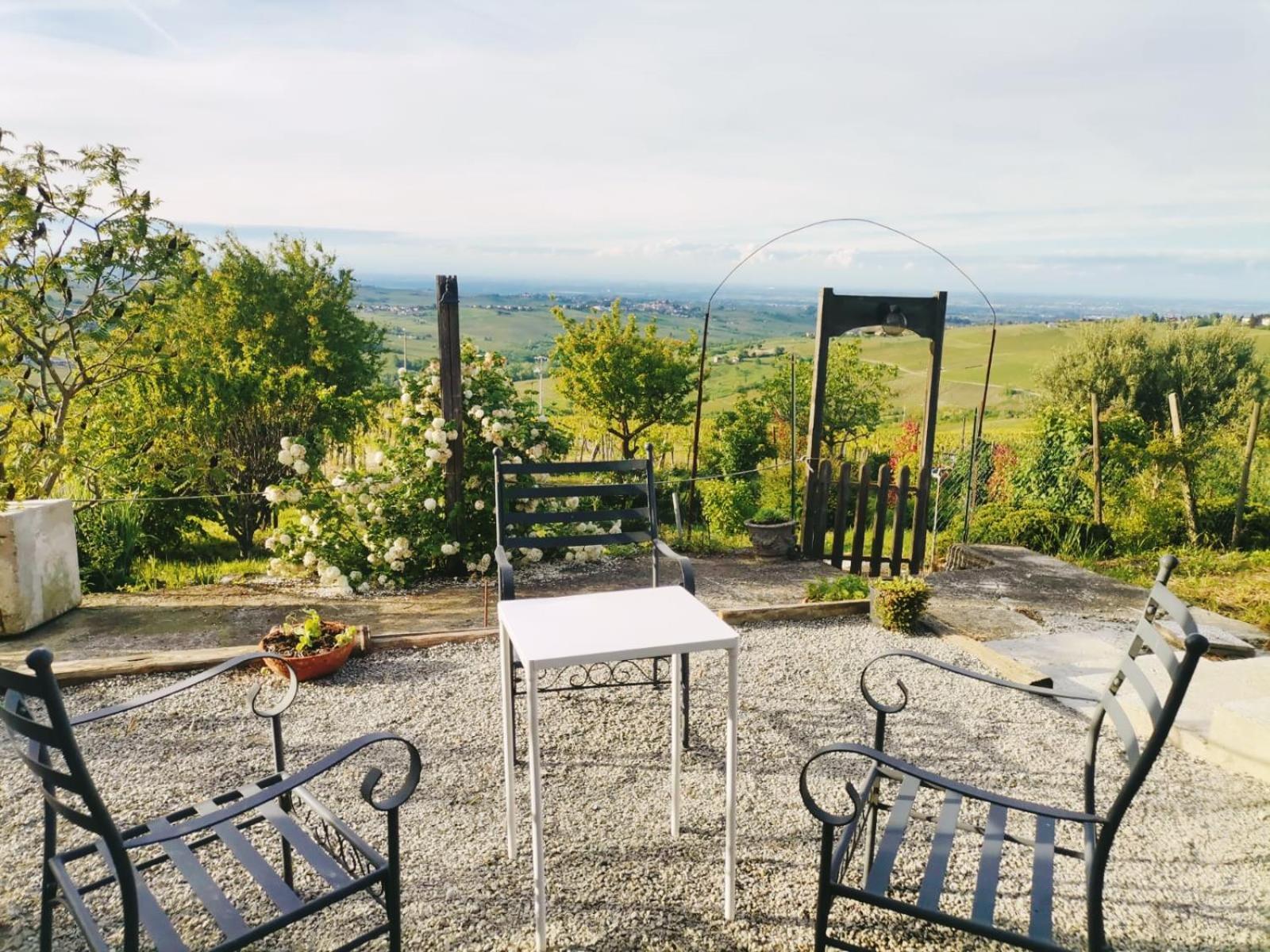 Nife Tiny House - Secret Garden Villa Montalbo Exterior photo