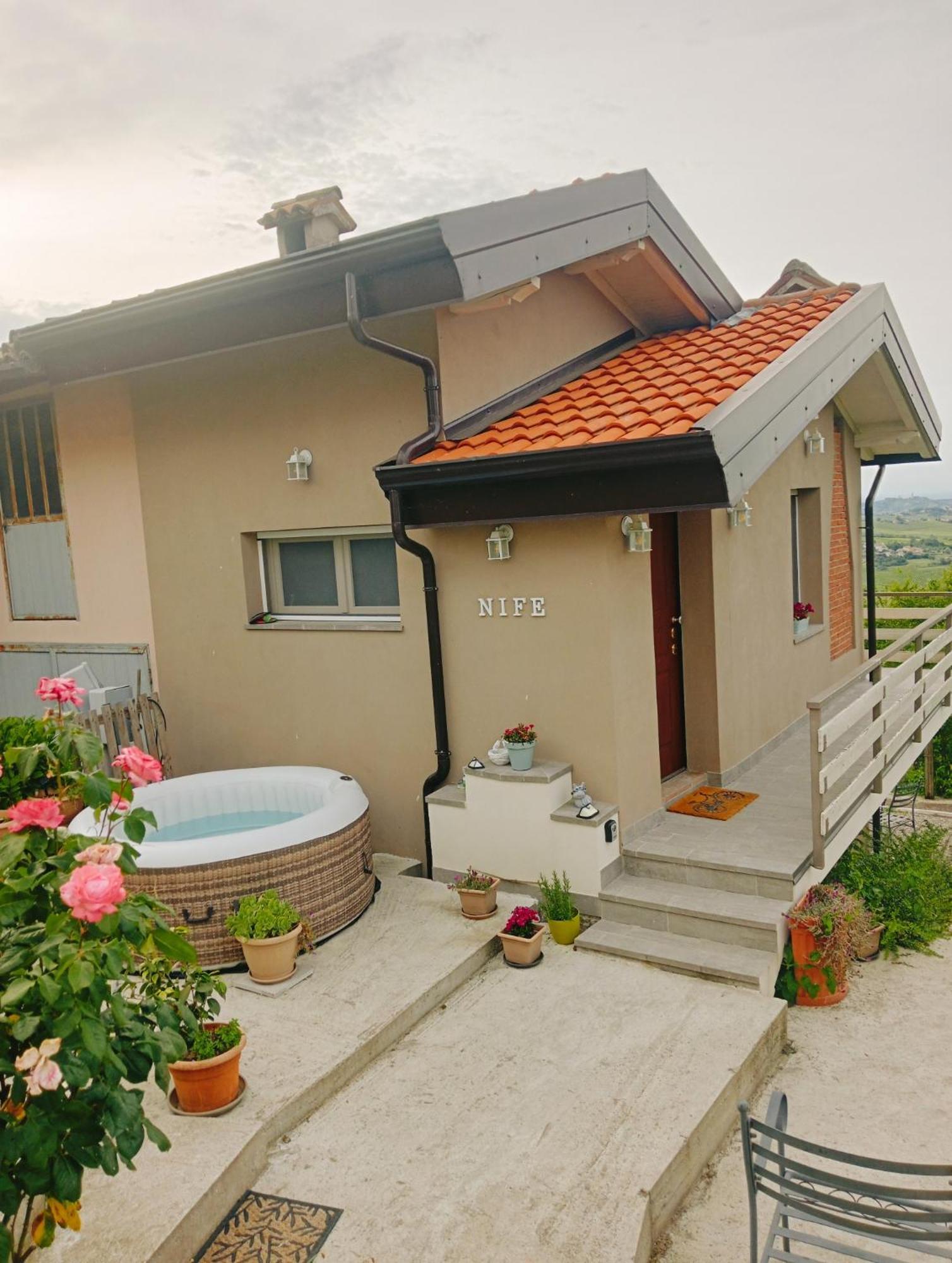 Nife Tiny House - Secret Garden Villa Montalbo Exterior photo